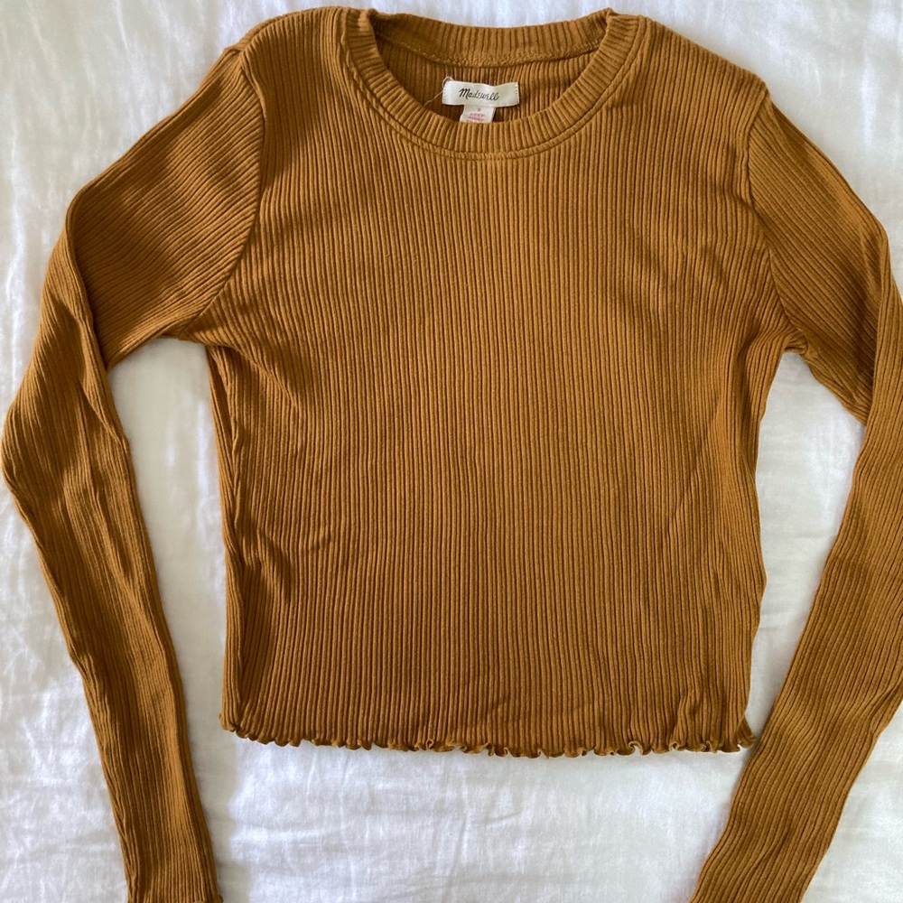 Cropped lettuce edge shirt